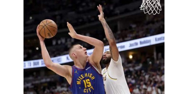 Lakers VS Nuggets, NBA-slutspillet starter hård kamp